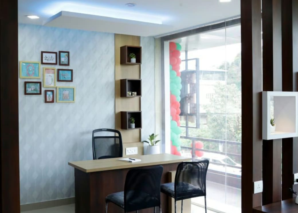 dr.noufal-consultation-room (1)