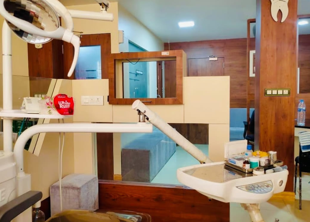 dr.noufal-treatment chair (1)